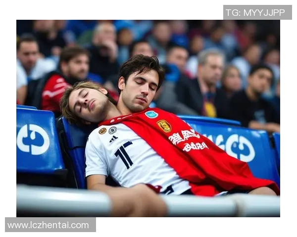 足球明星化身球迷巧妙混入球场引发热议与欢笑